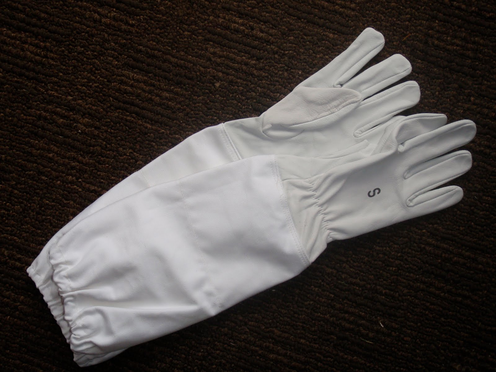 bee gloves